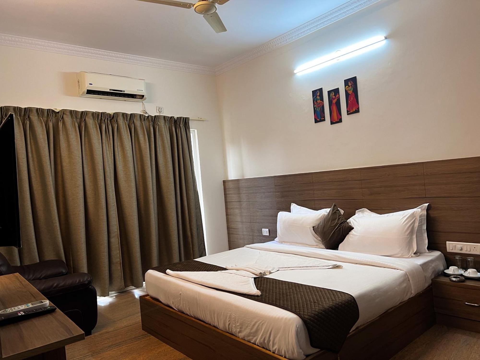 Hotel Elite By Agira Hotels-Free Airport Pickup Or Drop Yelahanka Bagian luar foto